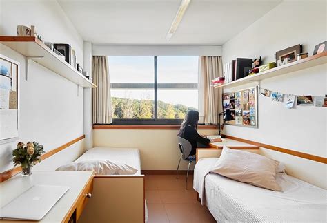 Fotografía de una residencia universitaria o pensión.