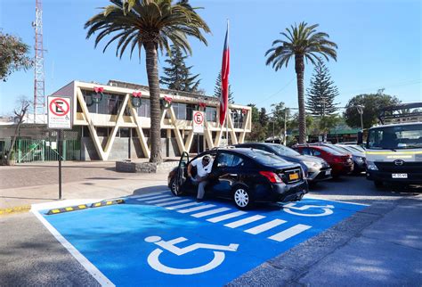 infografía sobre las leyes chilenas de accesibilidad y estacionamientos para personas con discapacidad