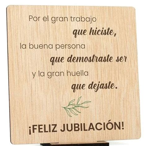 Un cartel de jubilación con frases motivadoras y elementos decorativos