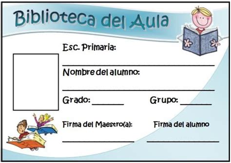 Foto de estudiante usando su credencial para acceder a la biblioteca