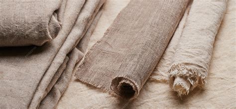 Muestra de diferentes tejidos para pijamas: algodón orgánico, seda, lino, bambú