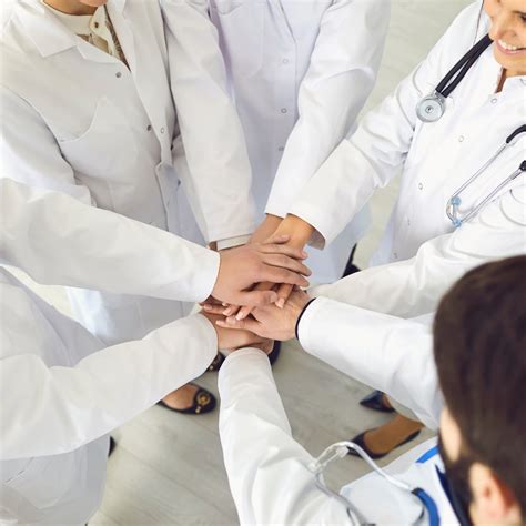 Equipo multidisciplinario de profesionales de la salud