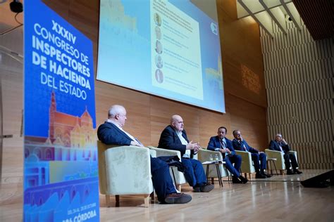 Foto de Álvaro Gallegos en un evento público o institucional