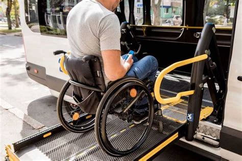 Ilustración: Señalética de accesibilidad universal en transporte público
