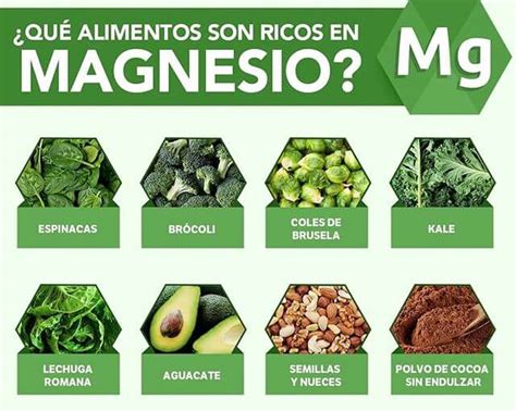 Alimentos ricos en magnesio como espinacas y semillas de calabaza.
