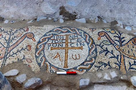 Mosaico bizantino de asilo de ancianos en Hippos con la inscripción 