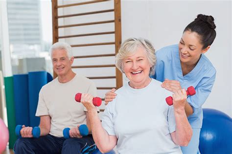 Esquema de atención integral y rehabilitación para adultos mayores en centros diurnos