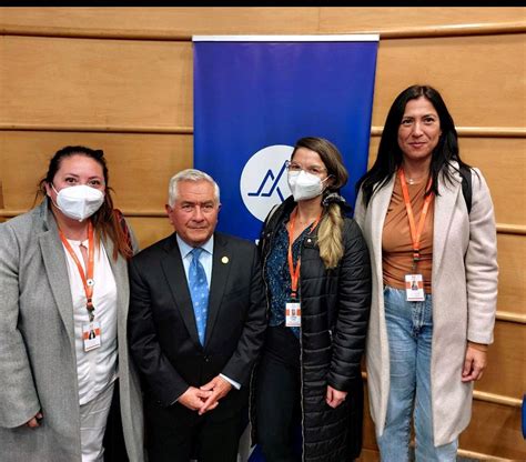 Fotografía de las instalaciones de Acalis Montahue, destacando sus áreas verdes y espacios comunes
