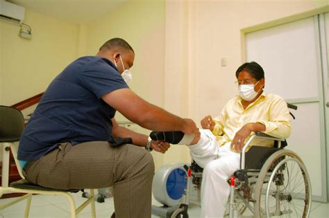 Foto de una persona con discapacidad ejerciendo su derecho a decidir sobre su salud reproductiva