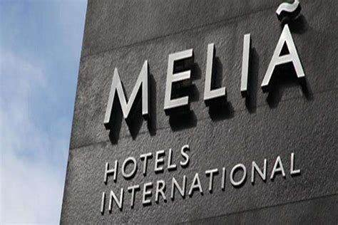 Logo de Melia Hotels International con lema sobre diversidad