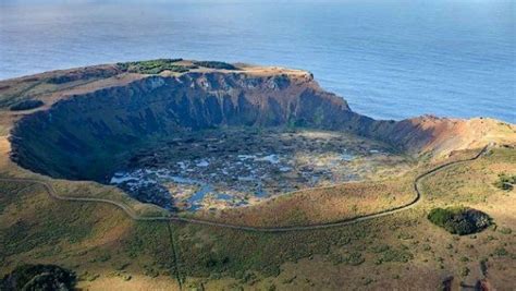 Foto de las Cabanas Christophe con vistas al volcán Rano Kau