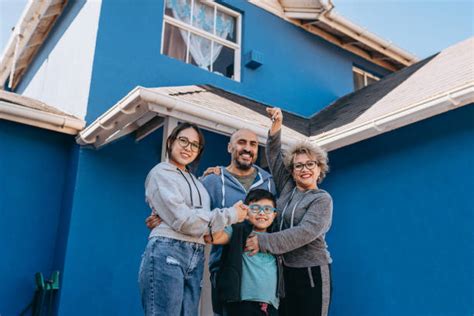 familia chilena recibiendo apoyo legal