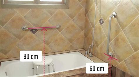 Diagrama de alturas y ubicaciones recomendadas para barras de seguridad en un baño (inodoro, ducha)