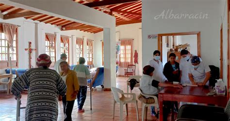 Fachada del Hogar del Adulto Mayor Santa Teresa de Tango, mostrando un ambiente acogedor y familiar