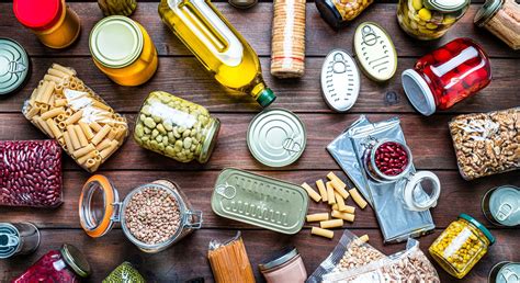 Imagen ilustrativa de artículos de aseo y alimentos no perecederos