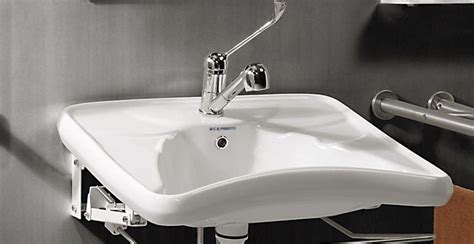 Lavabo accesible sin pedestal con grifo monomando
