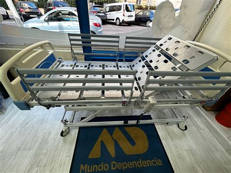 Cama ajustable en altura para facilitar el cuidado