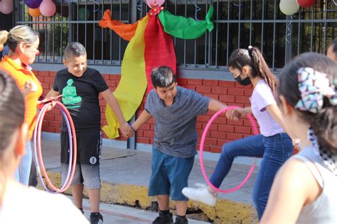 Imagen de personas participando en actividades recreativas adaptadas.
