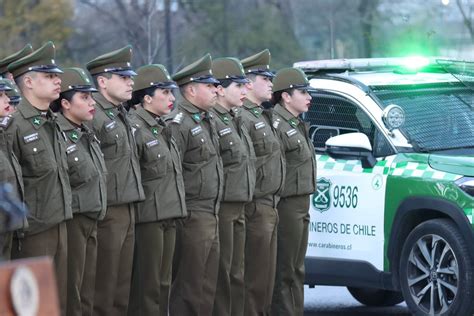 Fotografía de un grupo de Carabineros de Chile en servicio