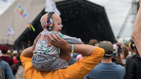 Diagrama de cómo proteger los oídos en un concierto