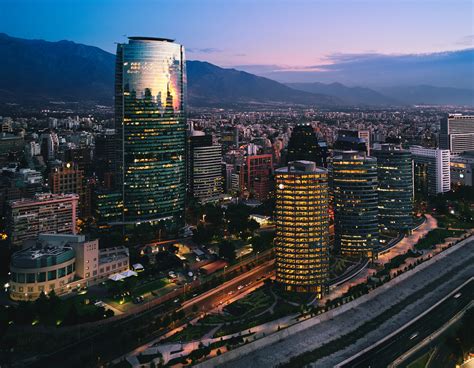 foto de edificios de AFP en Chile