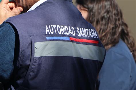 Esquema de las acciones tomadas por la autoridad sanitaria tras la detección del brote