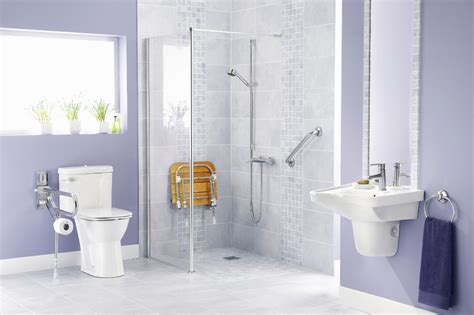 Diseño de baño accesible para personas mayores o con movilidad reducida