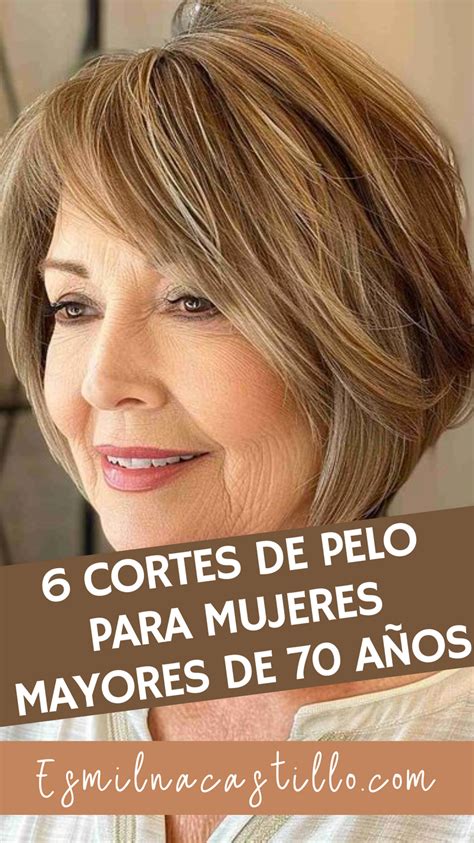 Mujer mayor con estilo, luciendo un atuendo moderno y cómodo