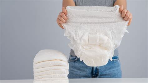 Esquema comparativo de tipos de pañales y absorbentes para adultos