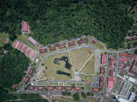 Vista de la Ciudad del Niño tras 80 años de su inauguración, mostrando algunas ruinas.