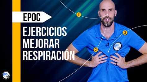 Paciente con EPOC realizando ejercicios de respiración o caminando con apoyo