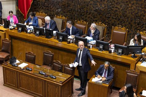 Esquema de la antigua y nueva institucionalidad de protección de la infancia en Chile