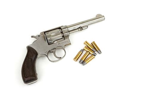Imágenes referenciales de armas de fuego y municiones incautadas