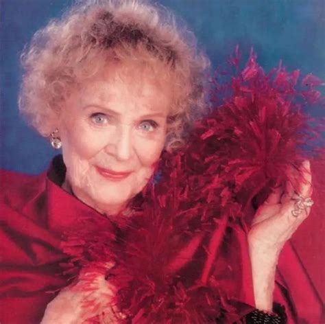 Fotografía de la actriz Gloria Stuart en su juventud.