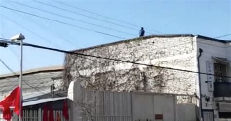 Fotografía del Centro Galvarino, donde falleció Lissette Villa, con énfasis en el hacinamiento