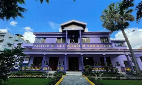 Edificio antiguo o fachada de la Casa Nacional del Niño o Casa de Expósitos