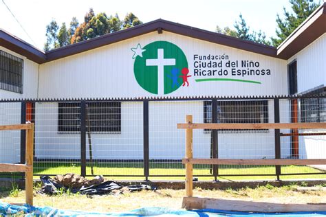 Fachada de la Residencia Ciudad del Niño de Los Ángeles, un lugar de acogida para niños y adolescentes en situación de vulnerabilidad.