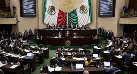 Imagen de debate parlamentario o votación en la Cámara de Diputados sobre presupuesto