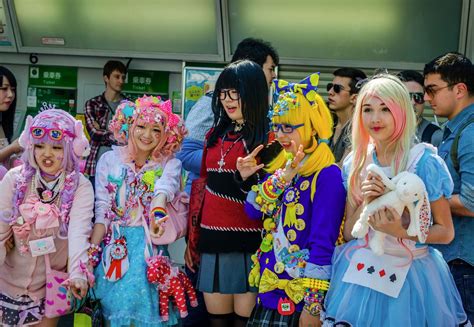 Infografía comparando el significado de otaku en Japón y en Occidente.