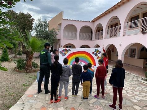 Foto contextual de un centro de acogida para menores o una ilustración sobre la protección infantil en Chile