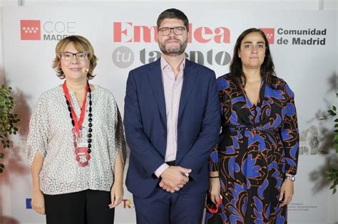 Foto temática: Ministra o directora de servicio público en Chile