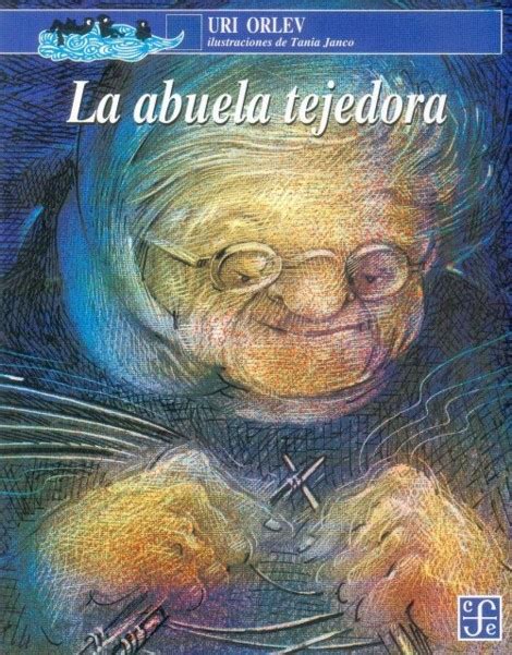 Foto de Emiko, la abuela tejedora, con las creaciones de su nieta