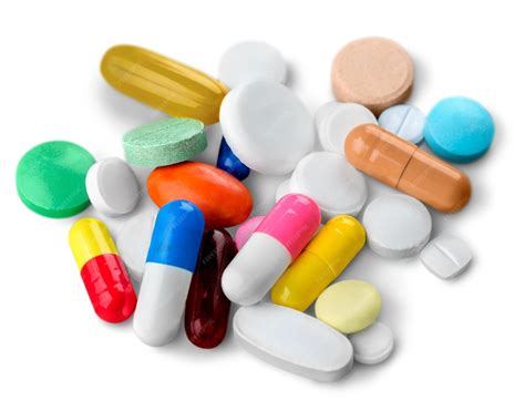 Foto de medicamentos o pastillas en un contexto de cuidado infantil