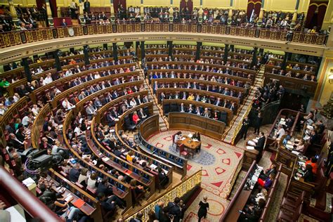 Fotografía de reunión ministerial o debate en el congreso