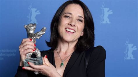 Paulina García recibiendo el Oso de Plata en la Berlinale