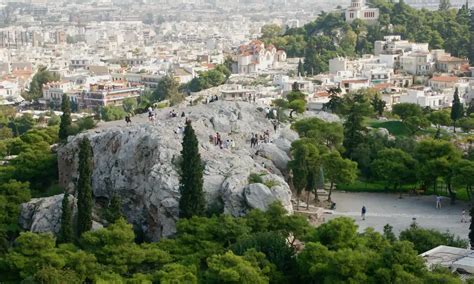 Fotografía de la colina del Areópago en la actualidad
