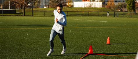 Ken Head corriendo una distancia considerable, mostrando su resistencia.