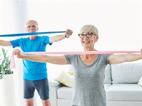 Esquema de progresión de entrenamiento de fuerza seguro para adultos mayores