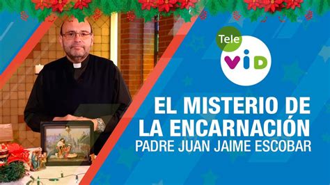 El Padre Juan Jaime Escobar dictando una conferencia, interactuando con la audiencia