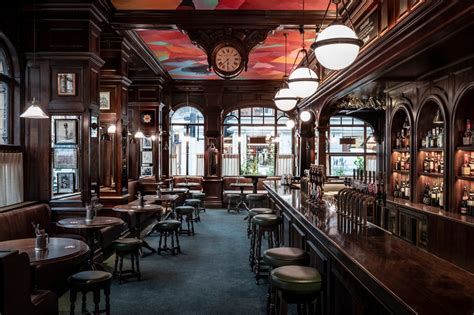 Fotografía representativa de un pub tradicional irlandés donde ocurrieron los hechos